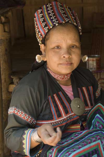 lahu weaving cloth-AsiaPhotoStock